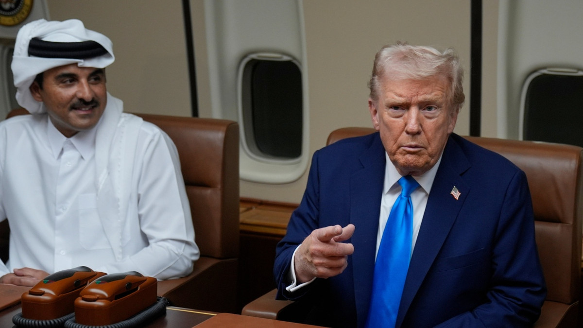 Krieg in Nahost: Bei Zwischenstopp: Trump trifft den Emir von Qatar