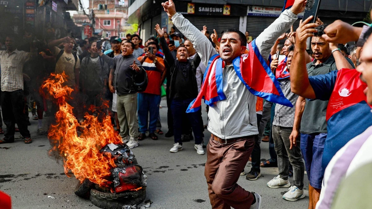 In Kathmandu und anderen nepalesischen Städten gingen die Proteste der überwiegend jungen Menschen auch am Dienstag weiter. - AFP