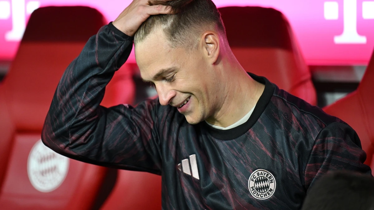 Joshua Kimmich sitzt beim FC Bayern zunächst auf der Bank. - dpa