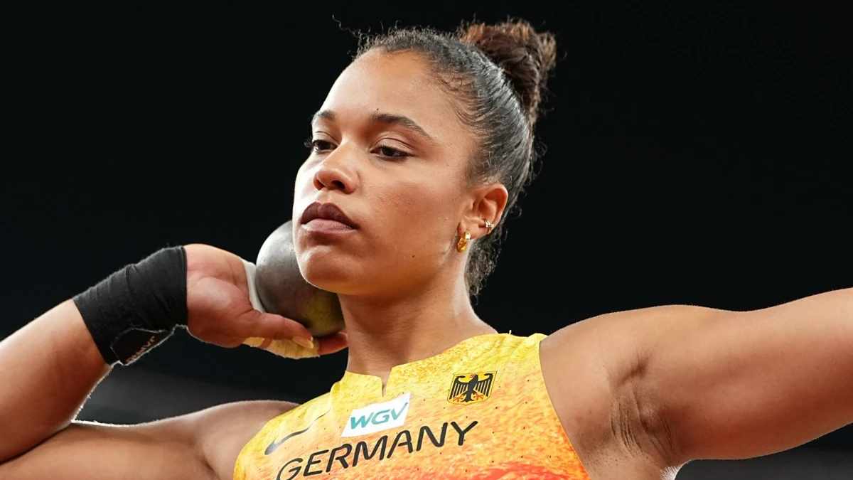 Yemisi Ogunleye stößt die Kugel nicht weit genug für eine WM-Medaille. - dpa