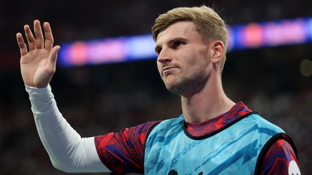 Applaus, Applaus: Timo Werner winkt den Fans. - Reuters