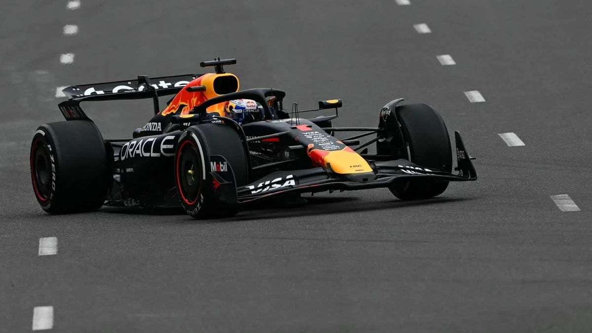 Keiner ist in Baku schneller als Weltmeister Max Verstappen. - AFP