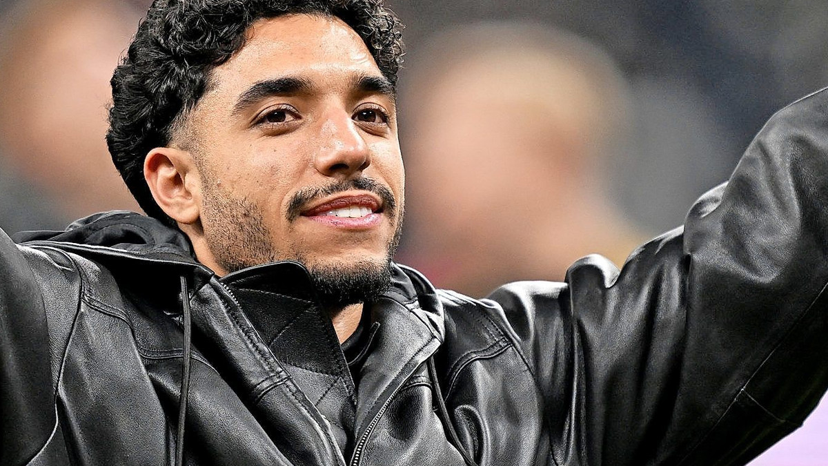 Ehre, wem Ehre gebührt: Omar Marmoush verlässt die Eintracht durch das große Tor.