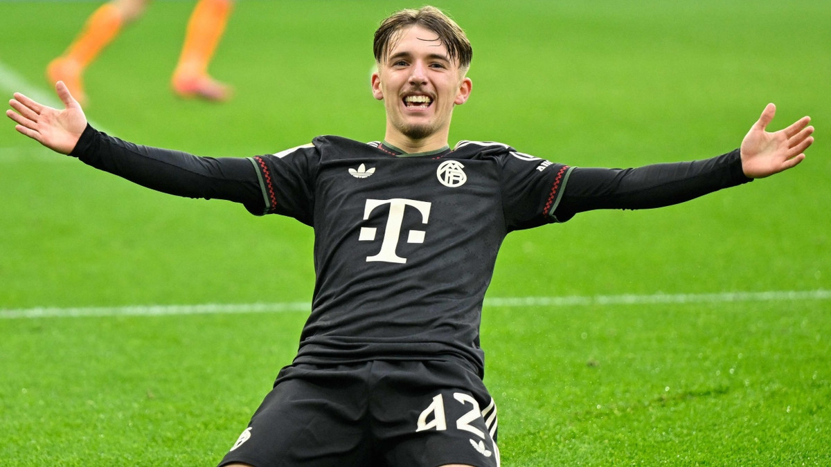 Lennart Karl vom FC Bayern hat Spaß und macht Spaß. - AFP