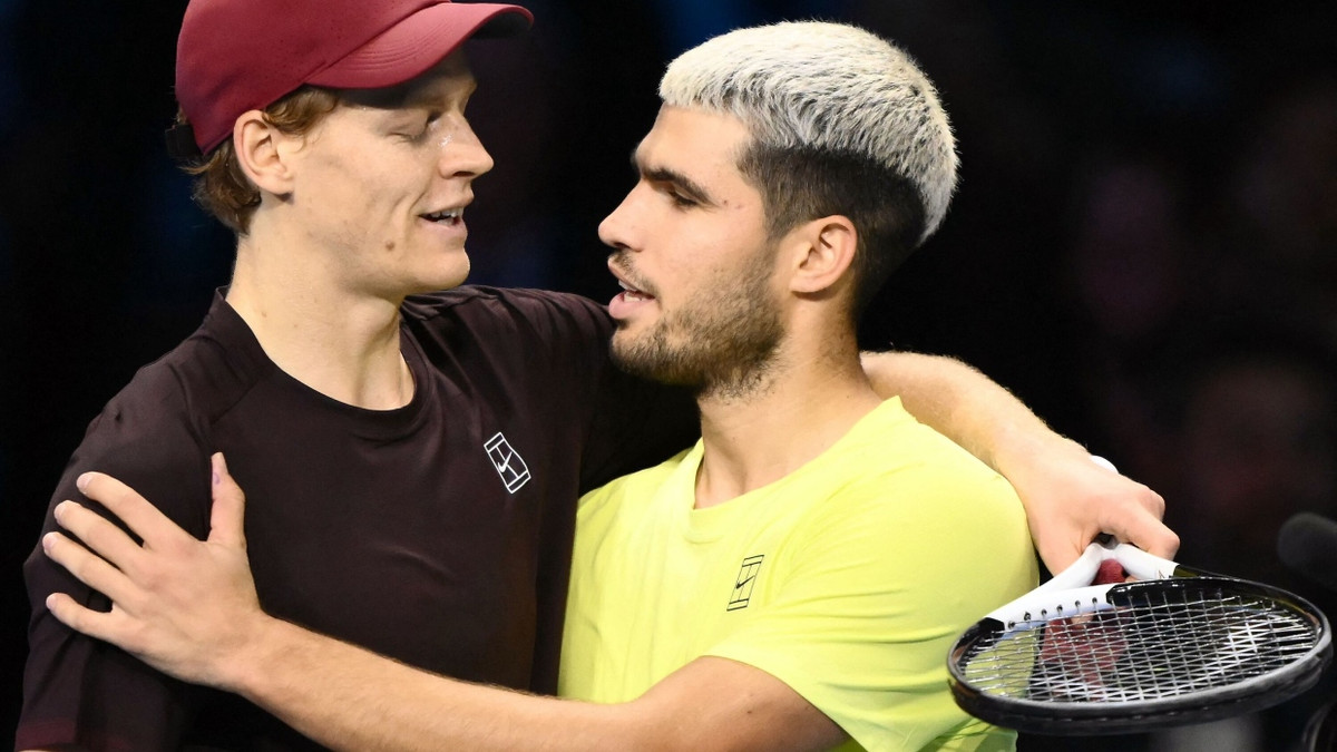 ATP Finals in Turin: Sinner besiegt Alcaraz nach Zwischenfall im Finale