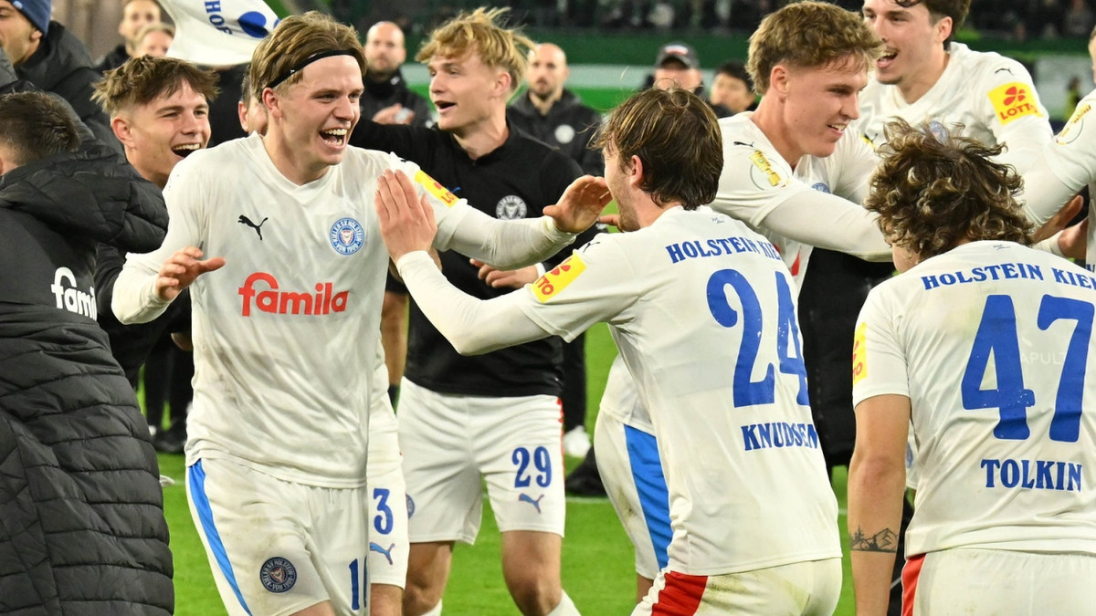 DFB-Pokal: Kiel schaltet Wolfsburg aus – HSV jubelt spät DFB-Pokal: Kiel schaltet Wolfsburg aus – HSV jubelt spät