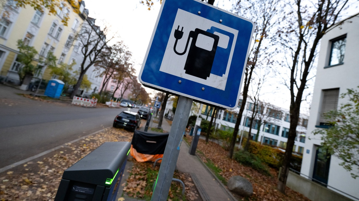 Klimaschutz: Autolobby will Ladezwang für Hybridfahrzeuge