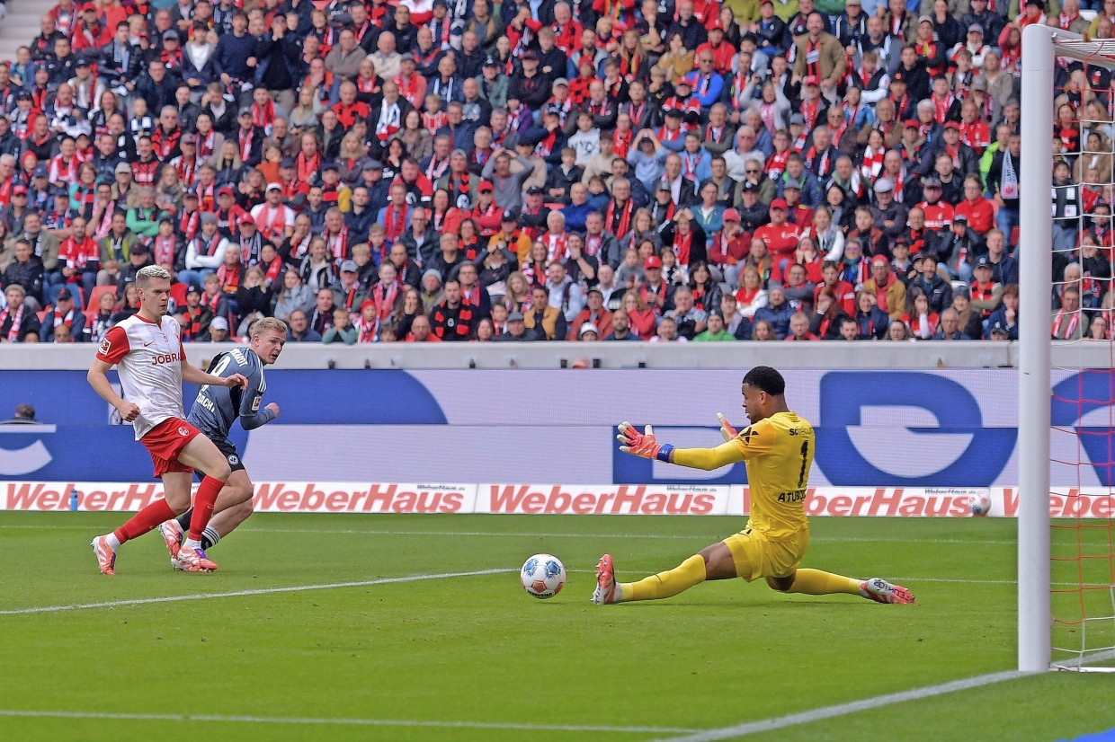 Abschluss 3: Jonathan Burkardt gegen Freiburg