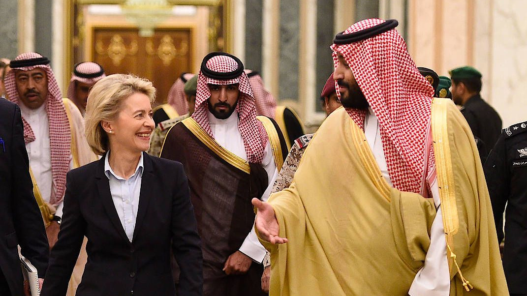 Ladies first: Von der Leyen mit dem saudischen Kronprinzen Salman