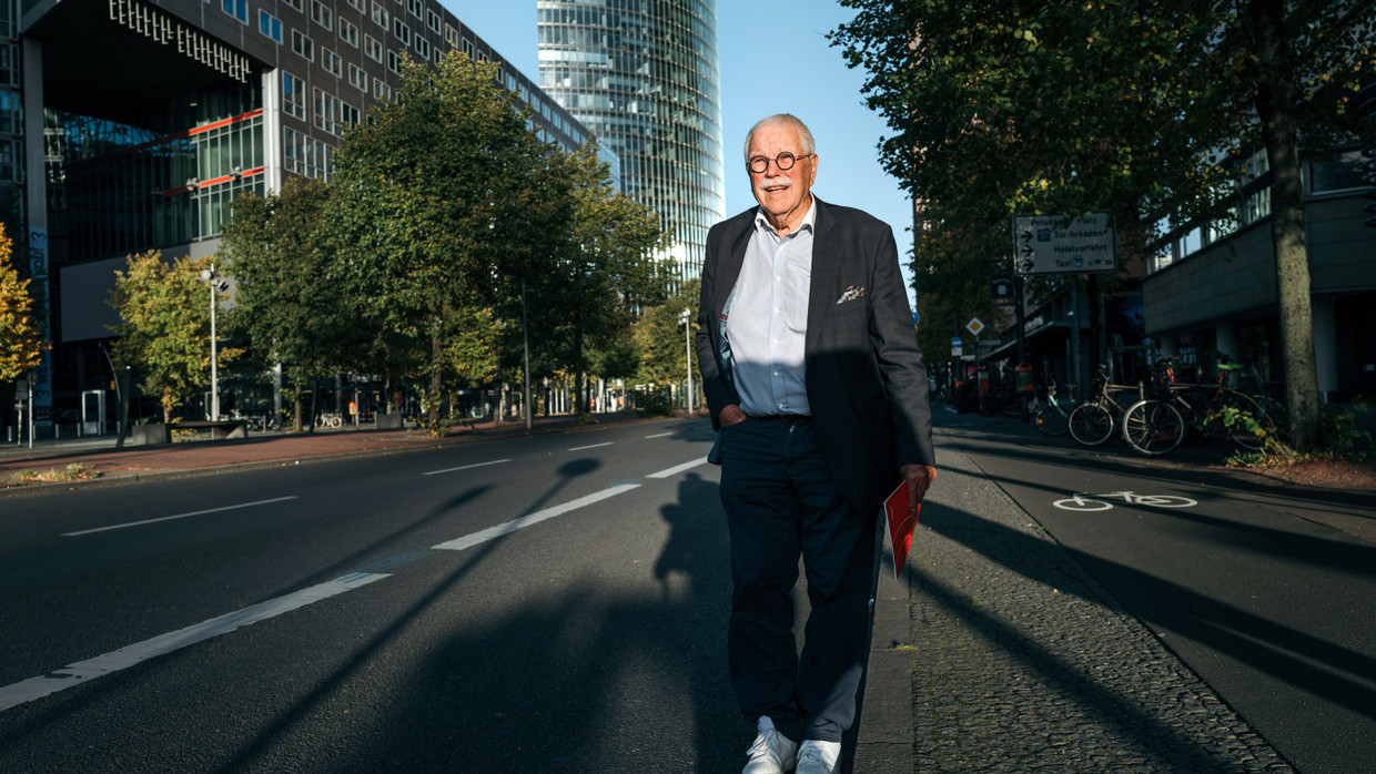 Auch mit Mitte Achtzig ist Manfred Vohrer noch aktiv. Gelegentliche Ausflüge nach Berlin gehören dazu.