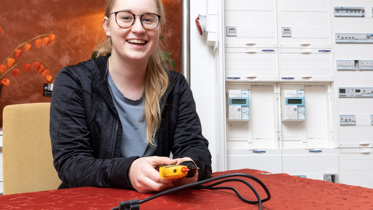Frauen als Elektroniker fehlen im Handwerk