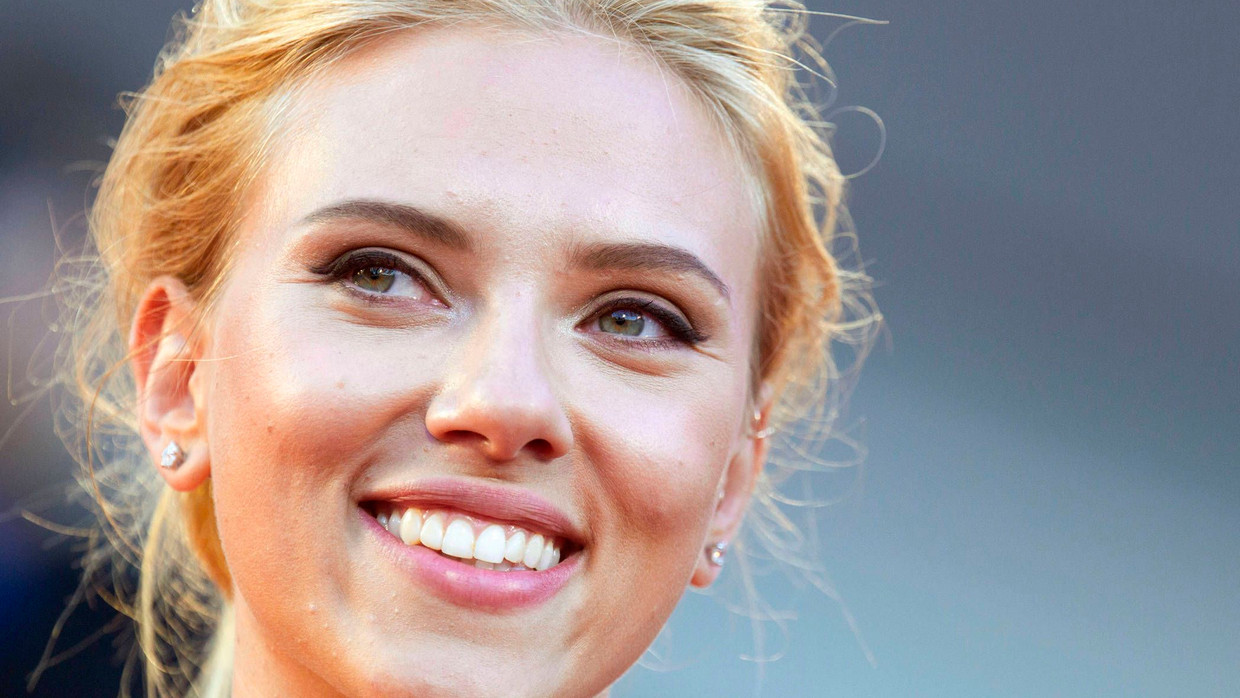 scarlett-johanssons-nasenprofil-premiere-von-to-the-moon-scarlett