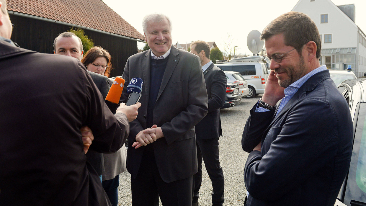 CSU-Politiker im Wahlkampfmodus: Horst Seehofer und Karl-Theodor zu Guttenberg (rechts)