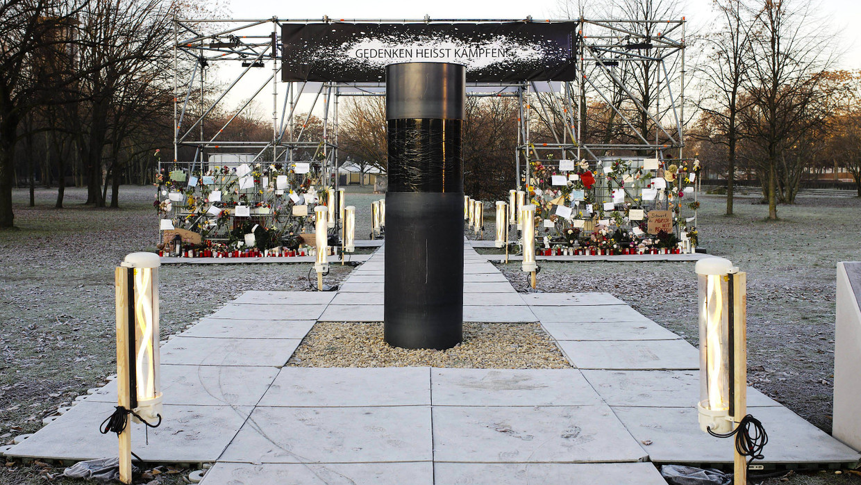 Mittlerweile verdeckt: Die Säule mit den menschlichen Überresten der Holocaust-Opfer in Berlin