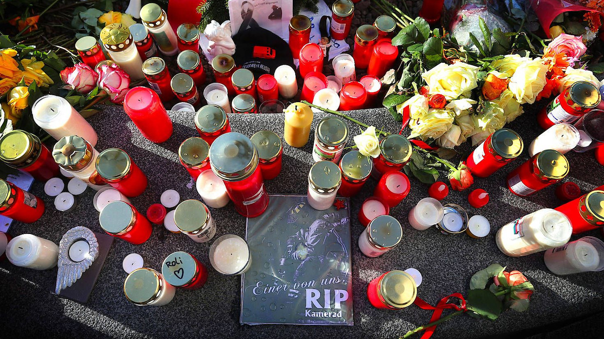 Auf dem Augsburger Königsplatz wird des getöteten Bürgers gedacht.