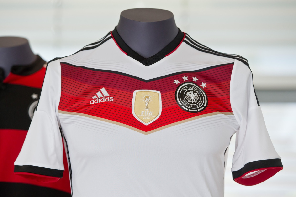 Das Trikot aus dem Jahr 2014 – mit vier Sternen, nachdem Deutschland in Brasilien Weltmeister wurde.