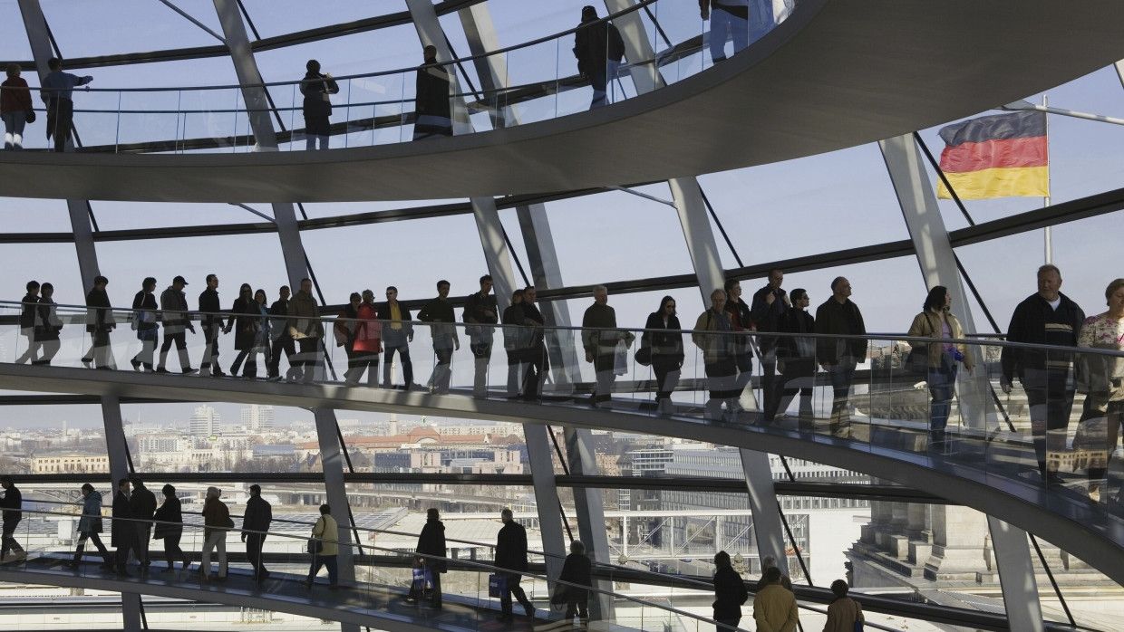 Reges Interesse: Nicht nur Investoren blicken häufiger nach Deutschland, auch die Besucherzahlen im Reichstag sind hoch.