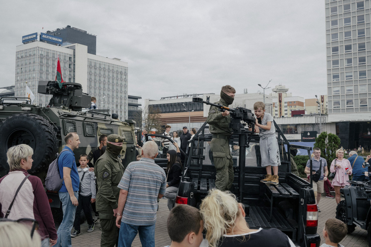 Vorführungen von Kriegsgerät sind Alltag auf den Straßen von Minsk.
