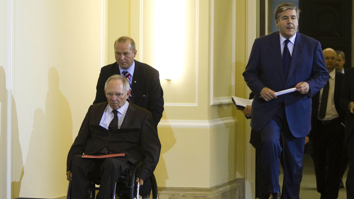 Memoiren von Josef Ackermann und Wolfgang Schäuble: Zwei Wahrheiten