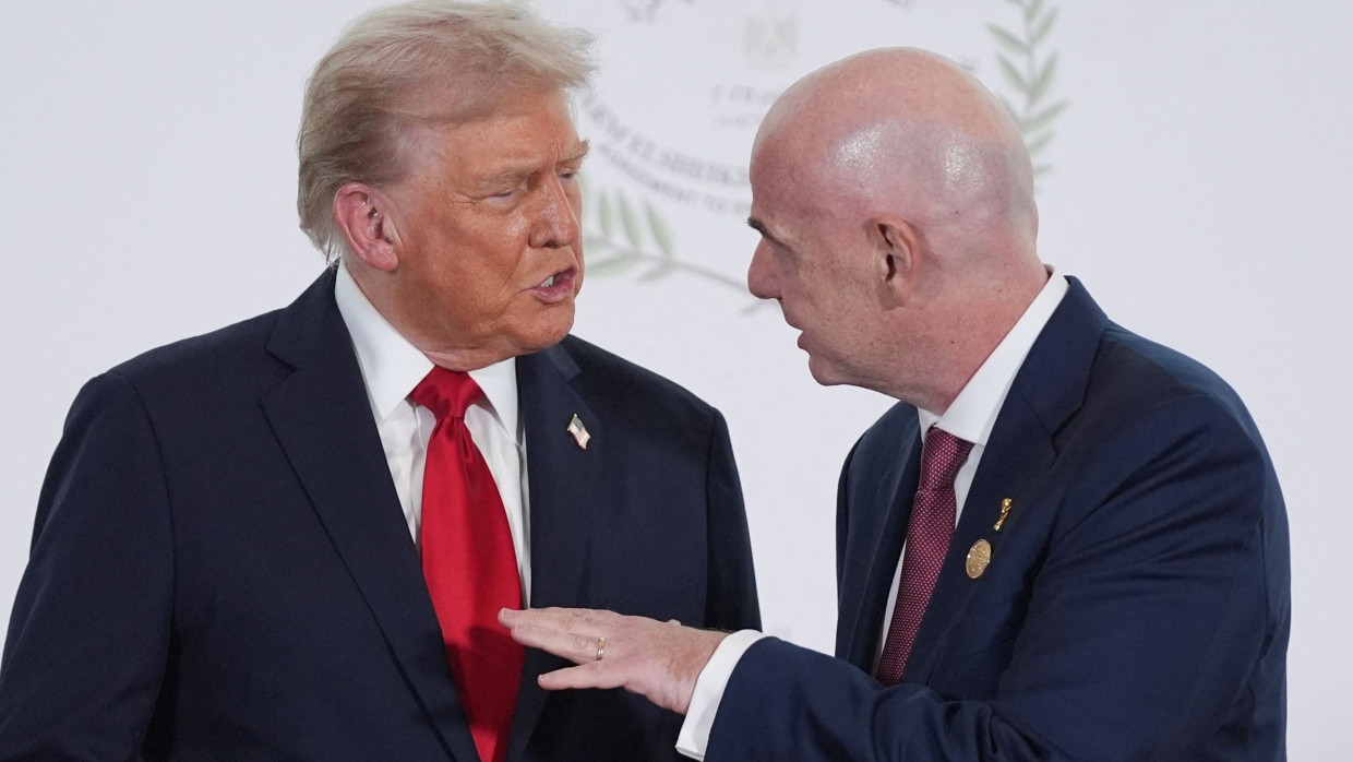 Der größte Friedensstifter aller Zeiten und sein Hofnarr: Donald Trump (l.) nebst Gianni Infantino