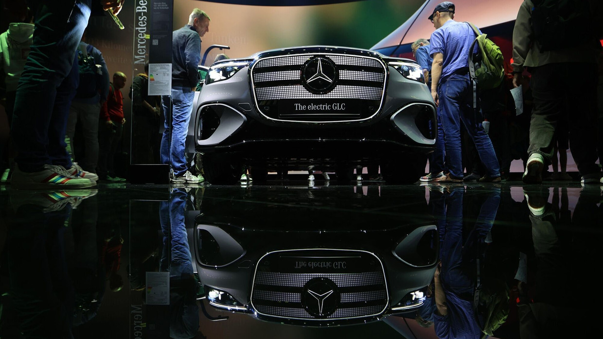 Selbstbewusster Auftritt auf der IAA: Deutsche Automarken waren lange zu überhelbich gegenüber Trends und Kunden.