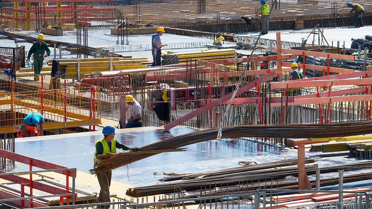Arbeiter auf einer Baustelle.