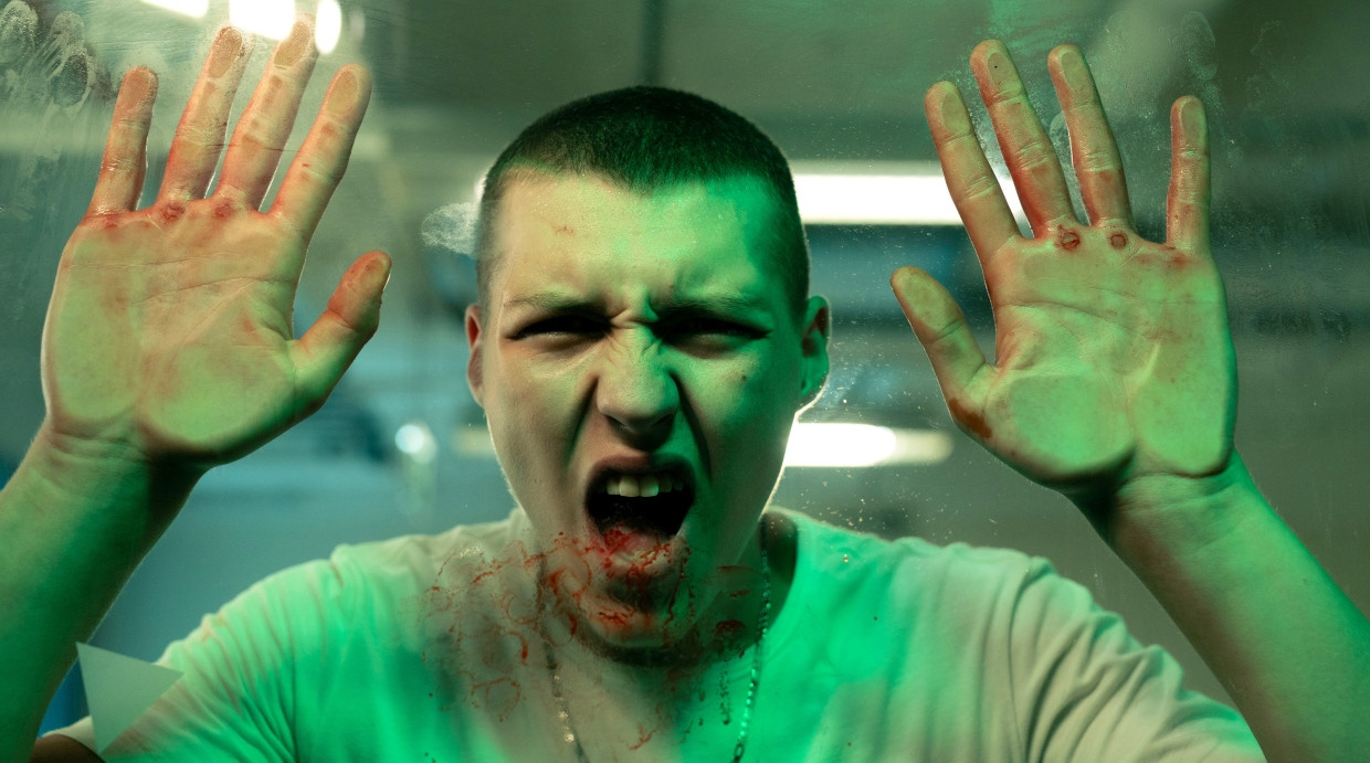 Frederick alias „Fresse“ (Beren Zint) hat einen Wutausbruch, weil er seine Station nicht verlassen will.