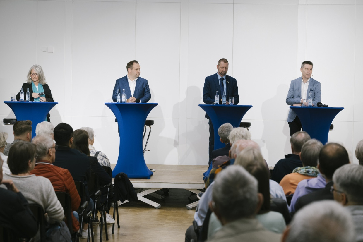 Dennis Rehbein (CDU) und Michael Eiche (AfD) debattieren