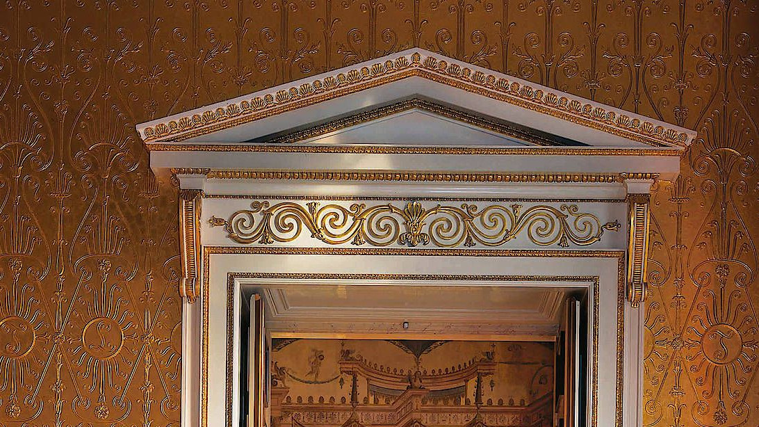 Würdeformeln bis ins kleinste Ornament: Der Königsbau der Münchner Residenz ist der Sitz der Bayerischen Akademie der Schönen Künste. Würdeformeln bis ins kleinste Ornament: Der Königsbau der Münchner Residenz ist der Sitz der Bayerischen Akademie der Schönen Künste.