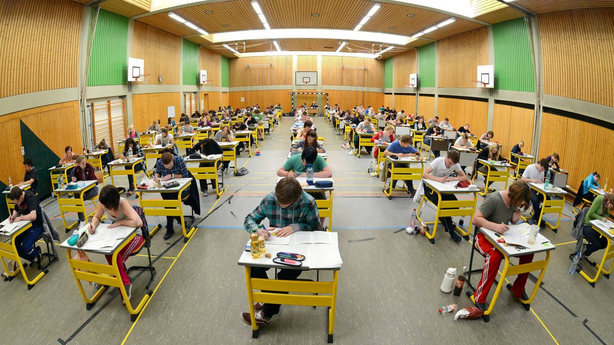 Die Zahl der Schulaufsteiger, die es womöglich bis zum Abitur schaffen, ist im Vergleich zu jener der Schulabsteiger nur in Bayern höher