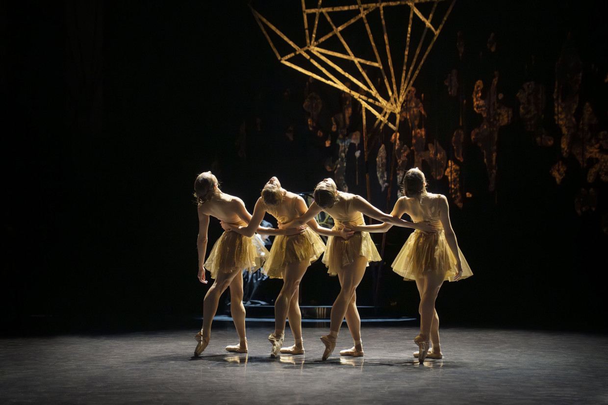 Die Kunst der Fuge: Wilma Giglio, Holly Dorger, Ji Min Hong und Silvia Selvini mit Alison Smith am Klavier.