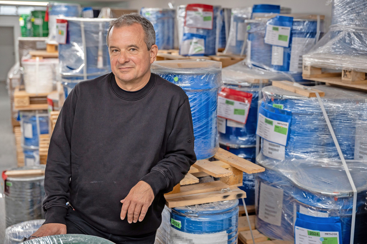 Gut aufgehoben: Matthias Rüth, Gründer und Geschäftsführer von Tradium, inmitten der mittlerweile hochbegehrten Industriemetalle