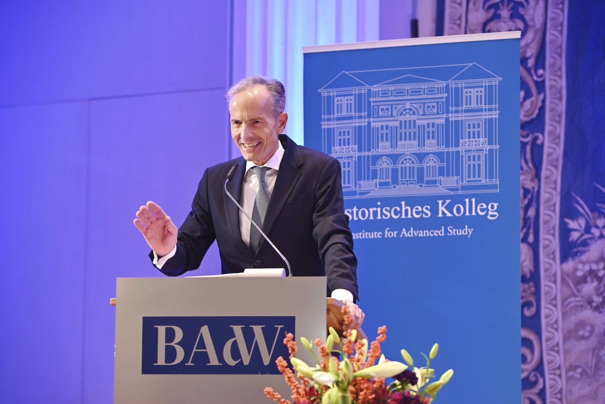 Als Vertreter von Staatsminister Markus Blume zitierte Ministerialdirigent Johannes Eberle das Wort des früheren Bundespräsidenten Christian Wulff, der 2010 zur Preisverleihung an Christopher Clark erschienen war: „Der Islam gehört auch zu Deutschland.“