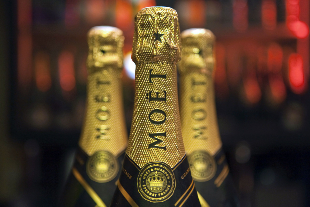 Sales of wine and spirits also increased due to a reorder of champagne in the USA and sales of rosé wine.