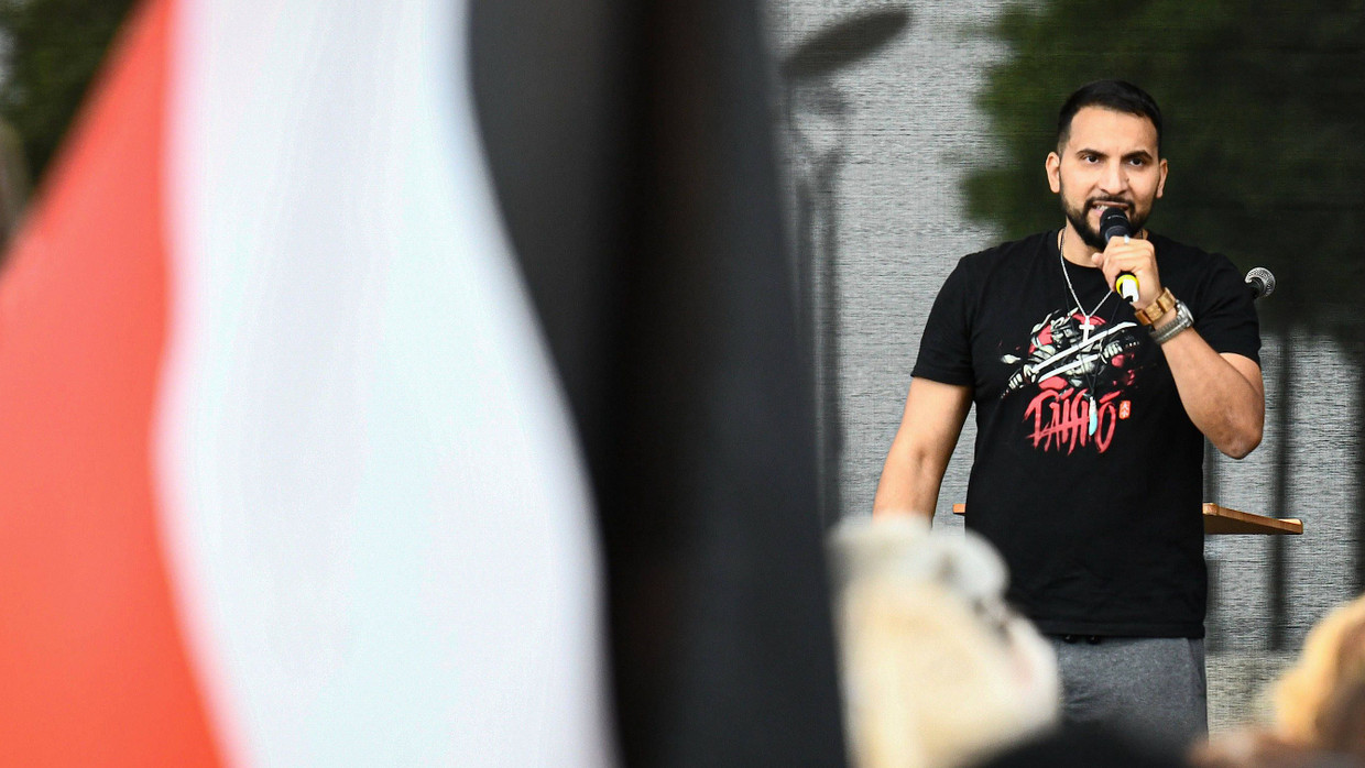 Versteht seine Fans Spaß? Satire-Opfer Attila Hildmann Versteht seine Fans Spaß? Satire-Opfer Attila Hildmann