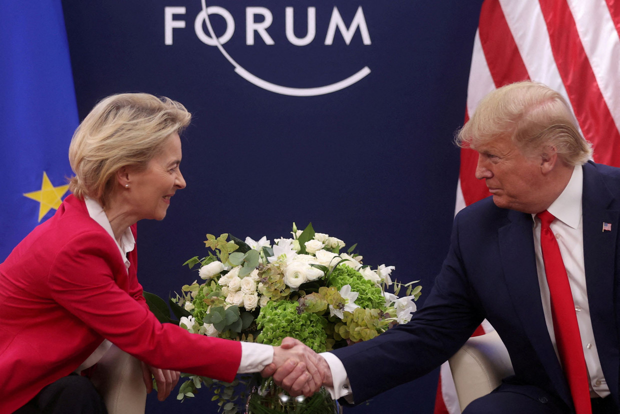 حرکات دوستانه؟ Ursula von der Leyen و دونالد ترامپ (تصویر بایگانی ؛ ژانویه 2020 در داووس)