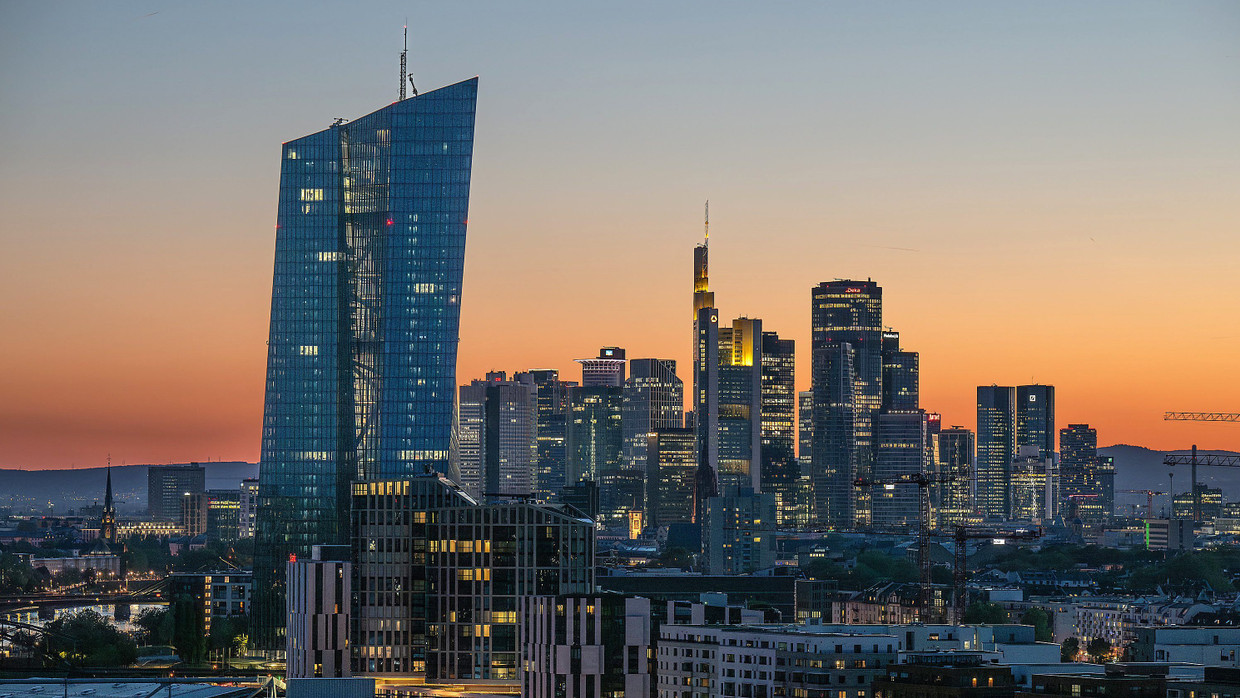 Martika's financial scandal