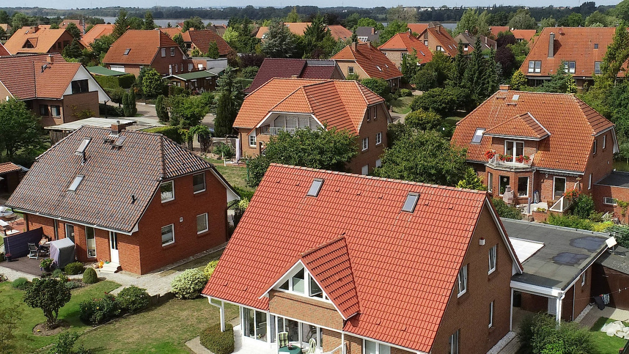 In der Stadt wird es immer teurer, auf dem Land immer billiger? So einfach lässt sich das nicht sagen.