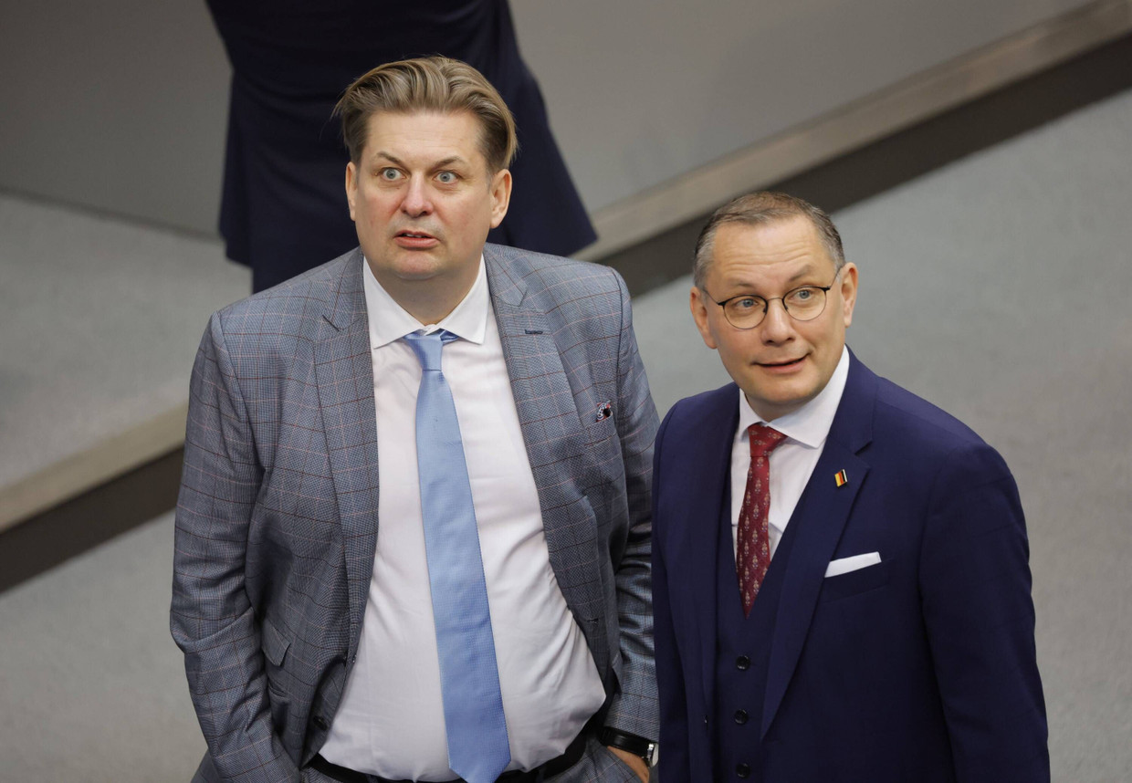 Der AfD-Abgeordnete Maximilian Krah und der AfD-Vorsitzende Tino Chrupalla im Bundestag