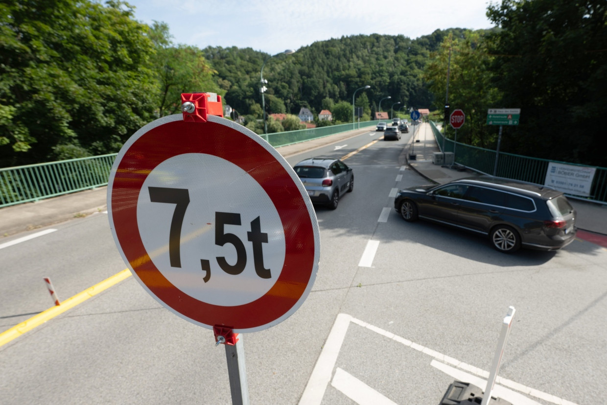 Wenig belastbar: Gewichtsbeschränkung für die Elbbrücke bei Bad Schandau