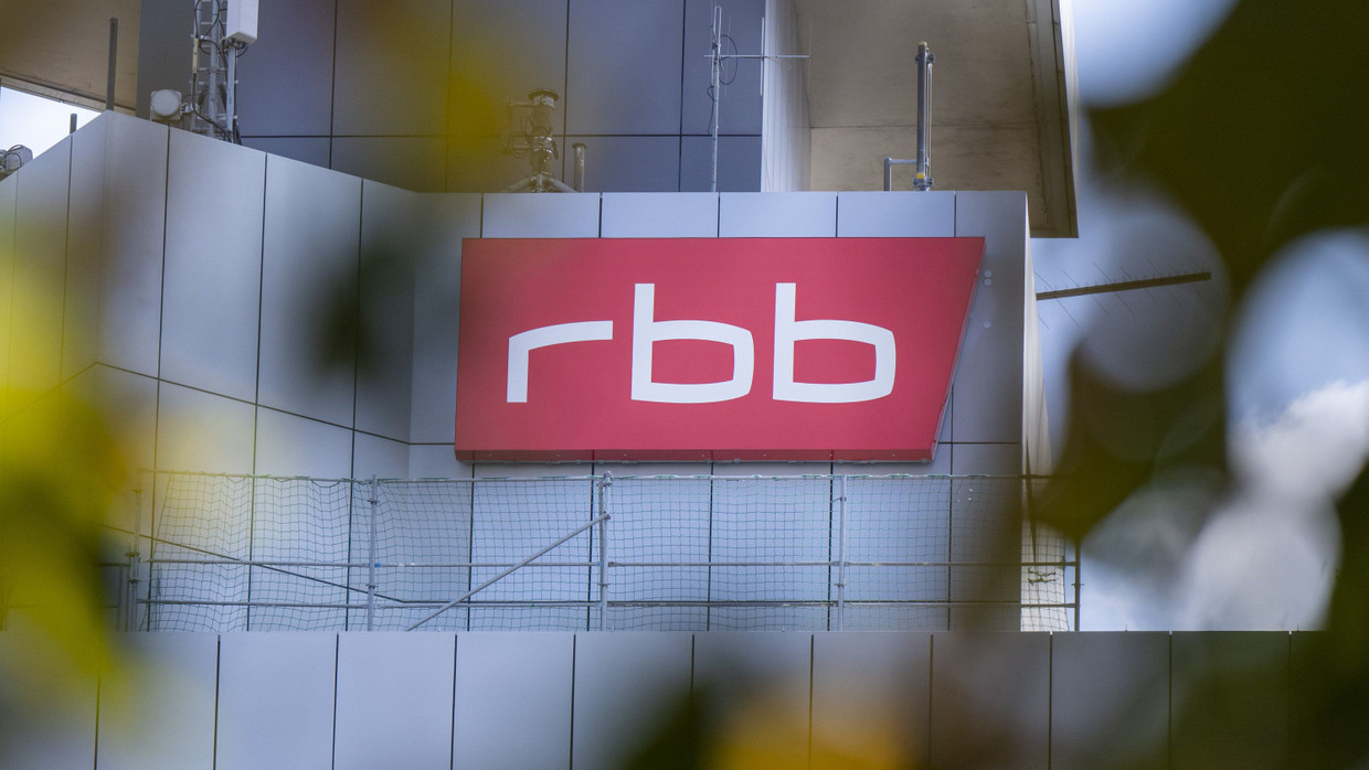 Beim Rundfunk Berlin-Brandenburg wird der Chefposten neu besetzt. Das gestaltet sich einigermaßen chaotisch. Beim Rundfunk Berlin-Brandenburg wird der Chefposten neu besetzt. Das gestaltet sich einigermaßen chaotisch.