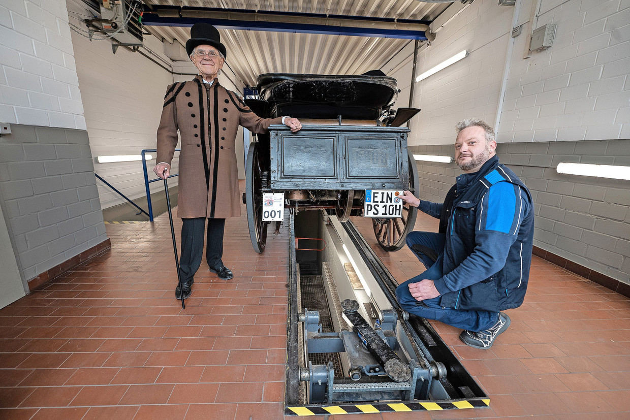 Wie ein 130 Jahre altes Auto es über den TÜV schafft