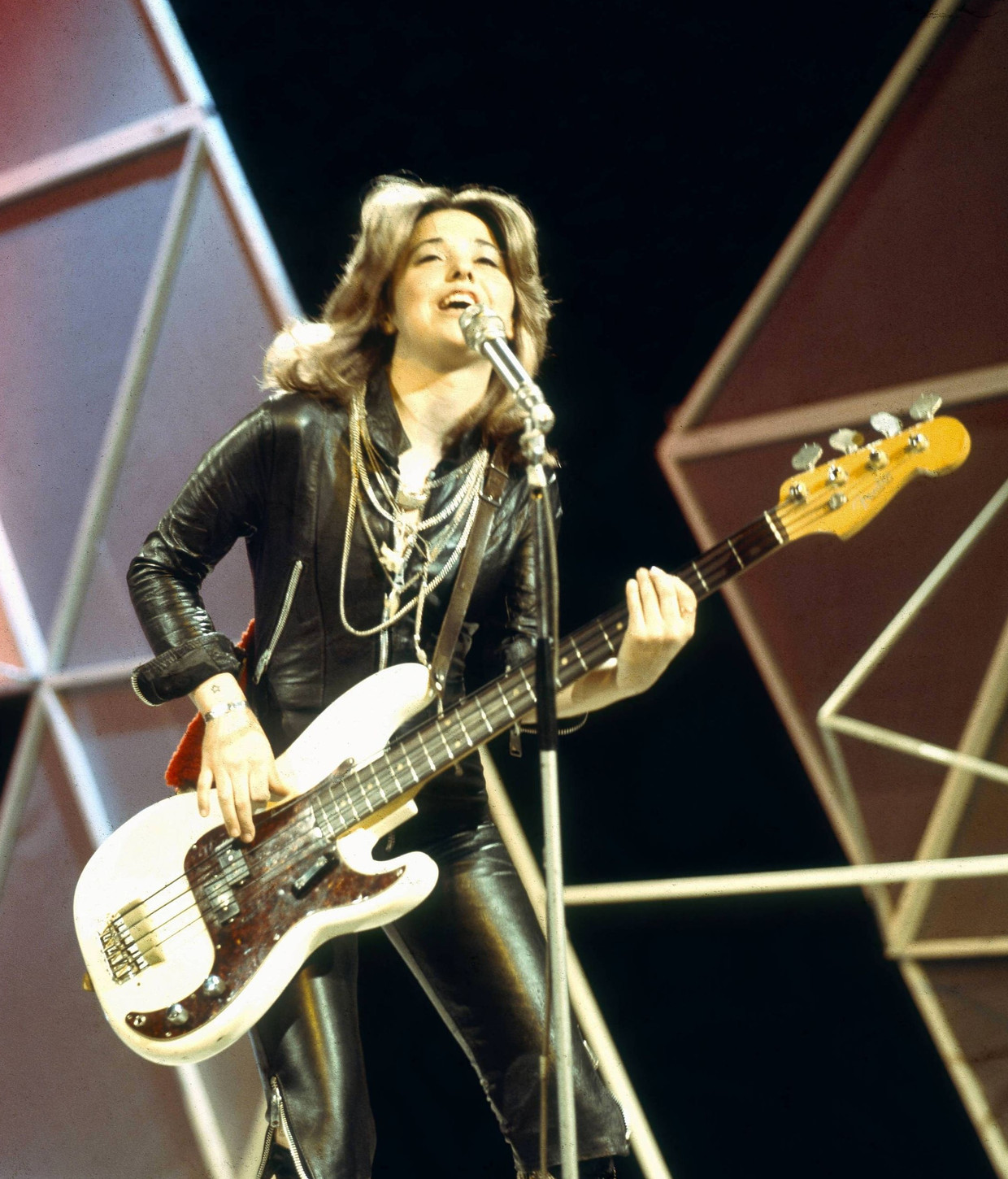 Seit über 45 Jahren ist Rockmusikerin Suzi Quatro erfolgreich | FAZ