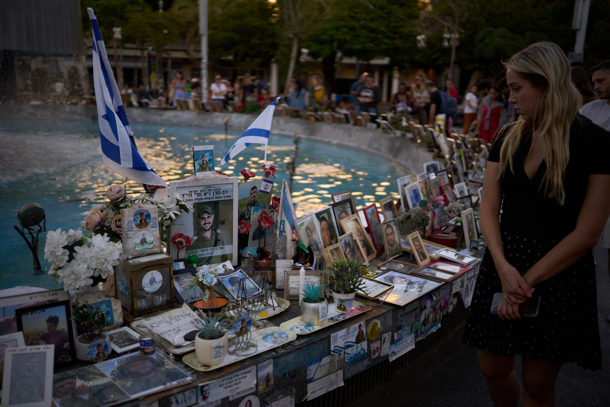 Aufgewühltes Land: Im israelischen Tel Aviv ist die Erinnerung an die Geiseln stets präsent.
