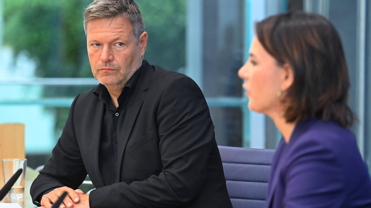 Die Ko-Vorsitzenden Habeck und Baerbock am Montag in der Bundespressekonferenz Die Ko-Vorsitzenden Habeck und Baerbock am Montag in der Bundespressekonferenz