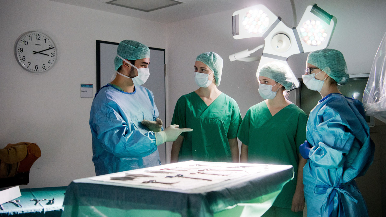  Medizin studieren: Wartet nach Vorklinik und Physikum das Licht? Illustration 