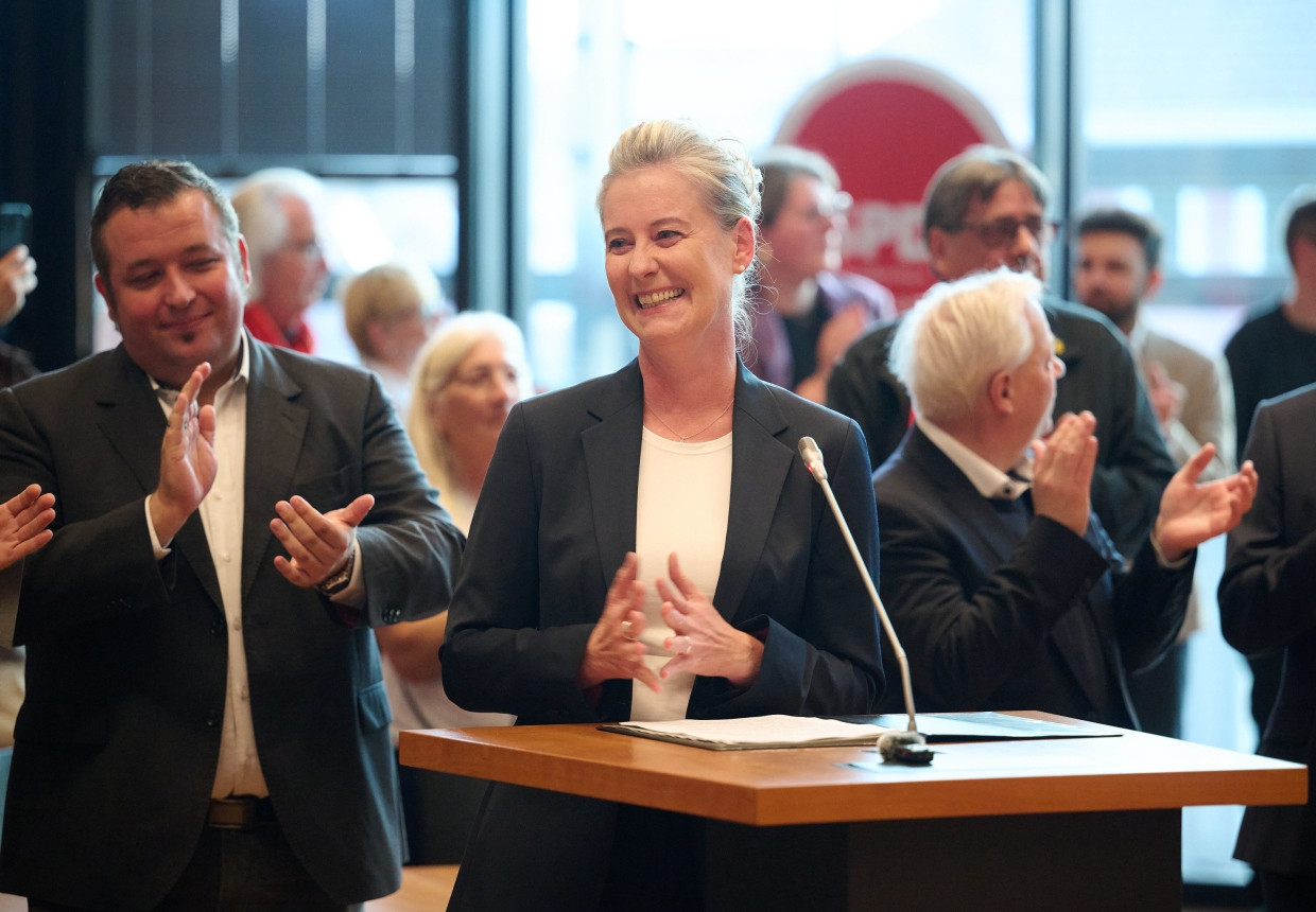 Erfolg in Gelsenkirchen für die SPD-Kandidatin Andrea Henze: Die bisherige Sozialdezernentin setzte sich in der Stichwahl gegen Norbert Emmerich (AfD) durch.