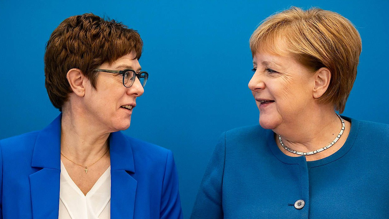War Annegret Kramp-Karrenbauer eine „Kanzlerin im Praktikum“, wie die FDP im Frühjahr spottete?