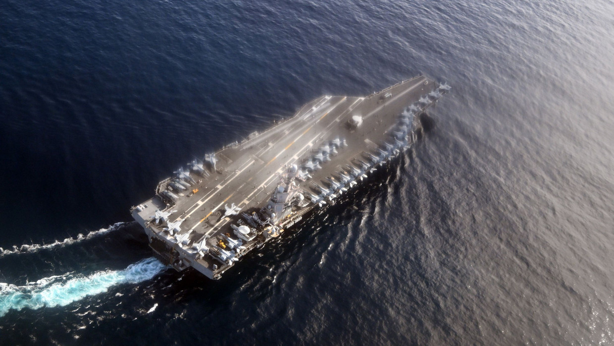 Der Flugzeugträger USS Gerald R. Ford fährt bei einer Übung Ende September durch die Nordsee.