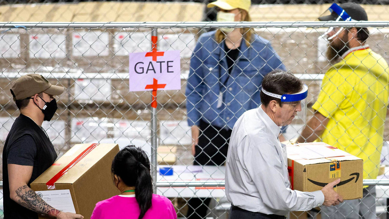 Neuauszählung der Wahlstimmen im Maricopa County in Arizona am 1. Mai